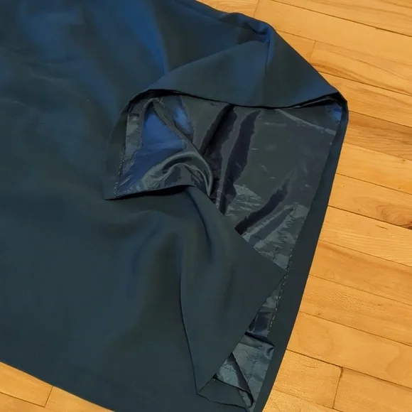 Dress - Picture 6 of 7